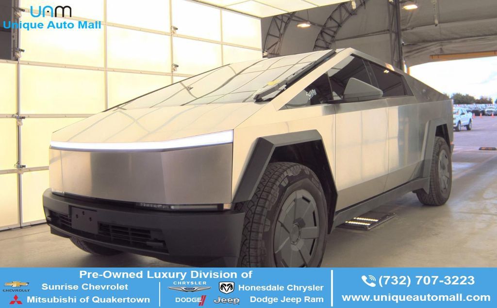 2025 Tesla Cybertruck Base - 23014553 | Video 1