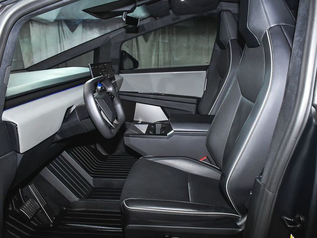 2025 Tesla Cybertruck Base - 23014553 - 45
