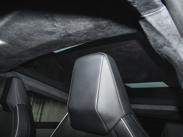 2025 Tesla Cybertruck Base - 23014553 - 47