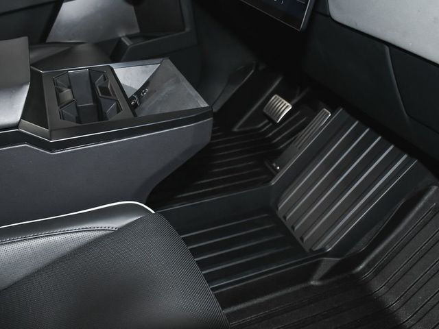 2025 Tesla Cybertruck Base - 23014553 - 62