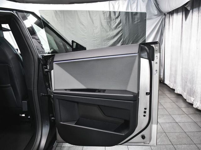 2025 Tesla Cybertruck Base - 23038948 - 17