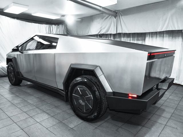 2025 Tesla Cybertruck Base - 23038948 - 3