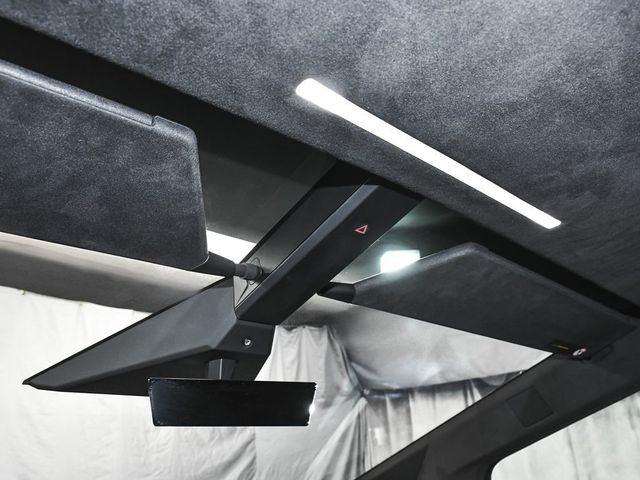 2025 Tesla Cybertruck Base - 23038948 - 40