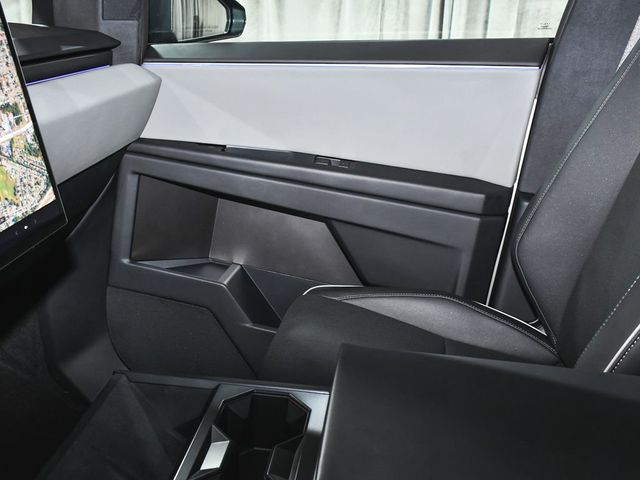 2025 Tesla Cybertruck Base - 23038948 - 46