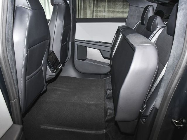 2025 Tesla Cybertruck Base - 23038948 - 50