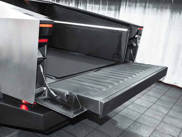 2025 Tesla Cybertruck Base - 23038948 - 82