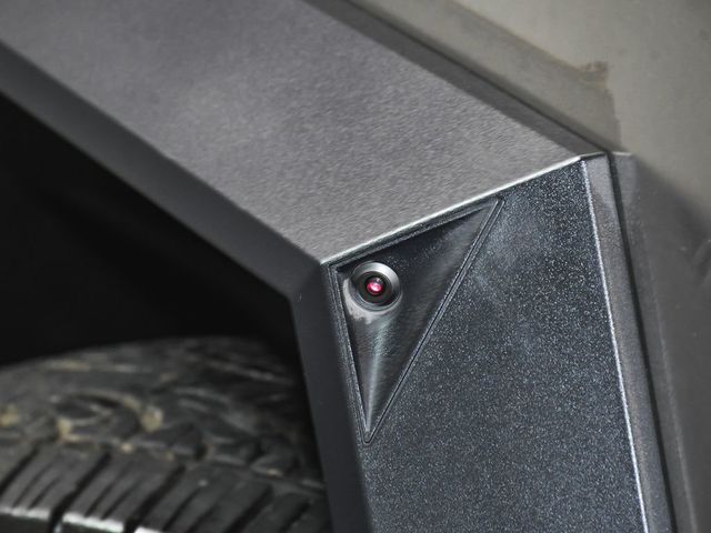 2025 Tesla Cybertruck Base - 23042246 - 12