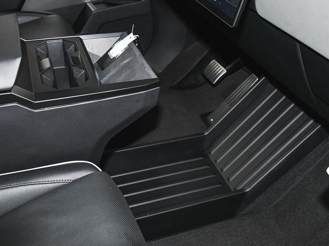 2025 Tesla Cybertruck Base - 23042246 - 60