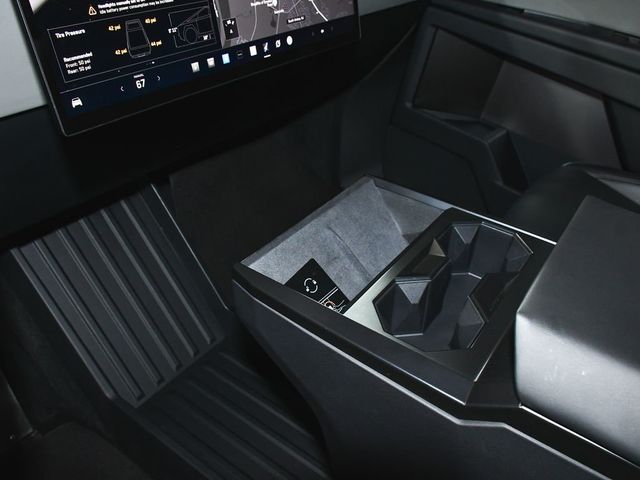 2025 Tesla Cybertruck Base - 23064859 - 38