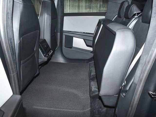 2025 Tesla Cybertruck Base - 23064859 - 45