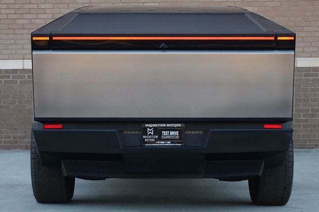 2025 Tesla Cybertruck Base - 23085027 - 9