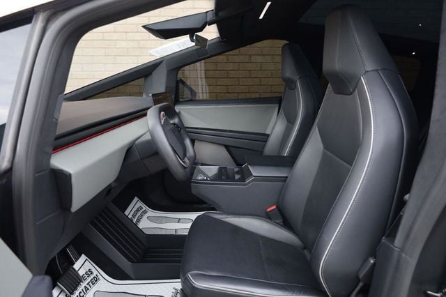 2025 Tesla Cybertruck Base - 23085027 - 17