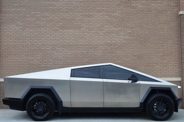 2025 Tesla Cybertruck Base - 23085027 - 2