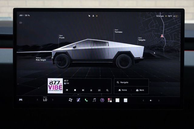 2025 Tesla Cybertruck Base - 23085027 - 37