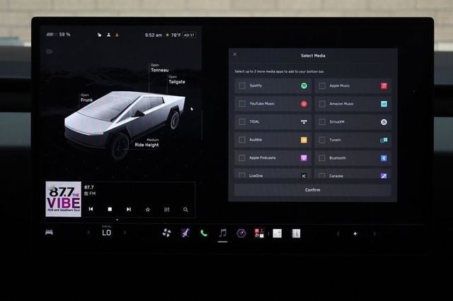 2025 Tesla Cybertruck Base - 23085027 - 40