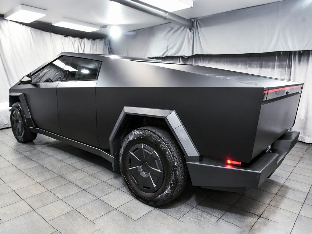 2025 Tesla Cybertruck Cyberbeast photo 4