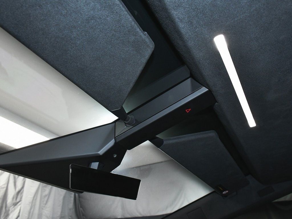 2025 Tesla Cybertruck Cyberbeast photo 31