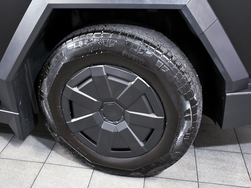 2025 Tesla Cybertruck Cyberbeast photo 8