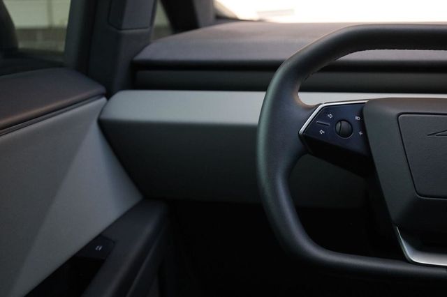 2025 Tesla Cybertruck Cyberbeast - 23093862 - 32