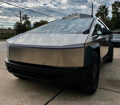 2025 Tesla Cybertruck