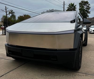 2025 Tesla Cybertruck