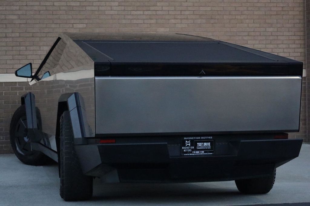 Tesla Cybertruck photo 11