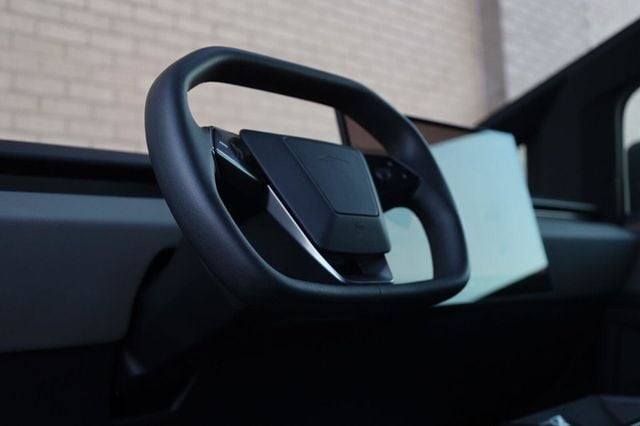 2025 Tesla Cybertruck Long Range - 23085025 - 16