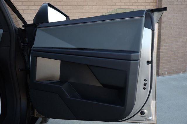 2025 Tesla Cybertruck Long Range - 23085025 - 26