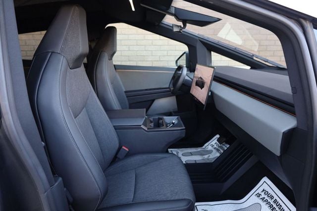 2025 Tesla Cybertruck Long Range - 23085025 - 27