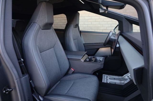 2025 Tesla Cybertruck Long Range - 23085025 - 28