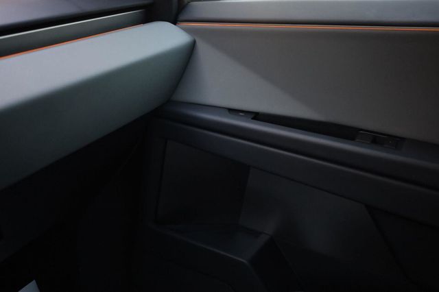 2025 Tesla Cybertruck Long Range - 23085025 - 36