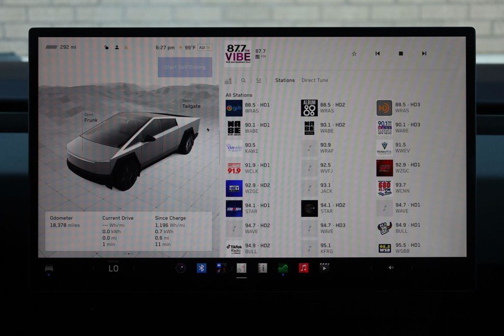 Tesla Cybertruck photo 42