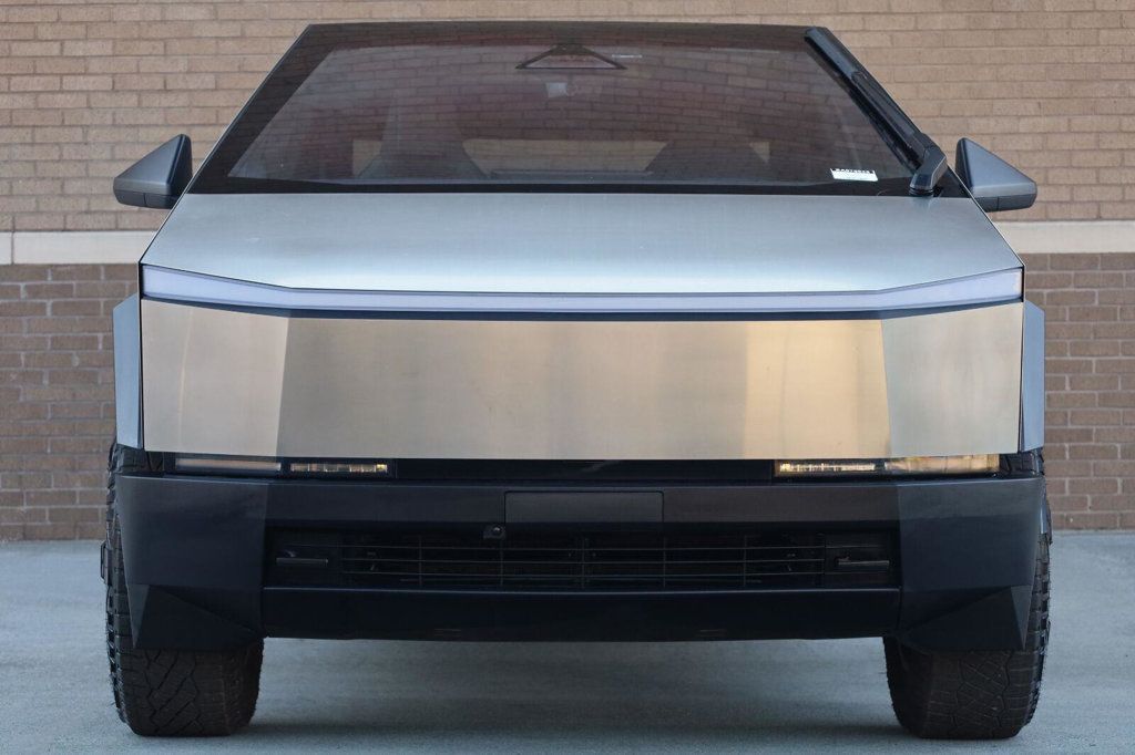 Tesla Cybertruck photo 6