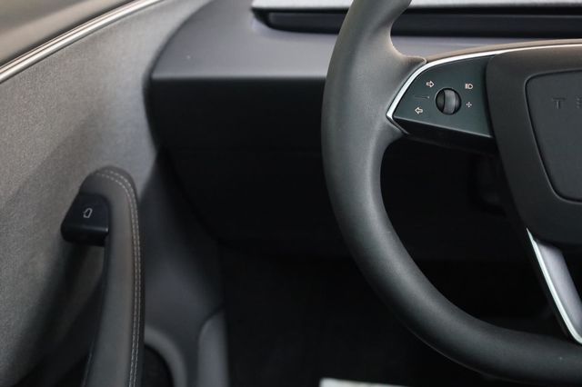 2025 Tesla Model 3 Long Range - 23031684 - 33