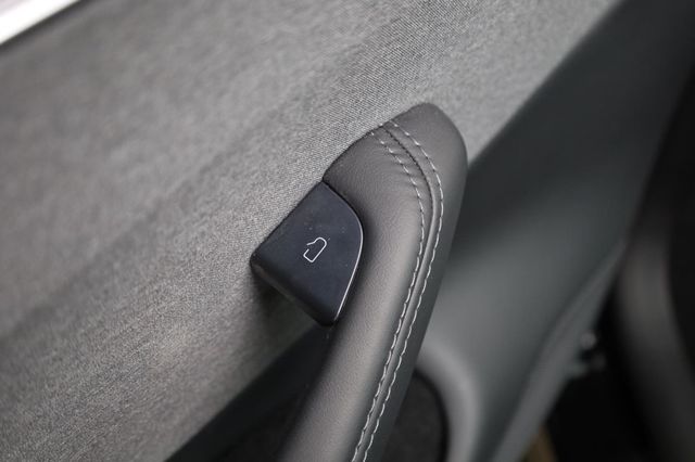 2025 Tesla Model 3 Long Range - 23031684 - 37