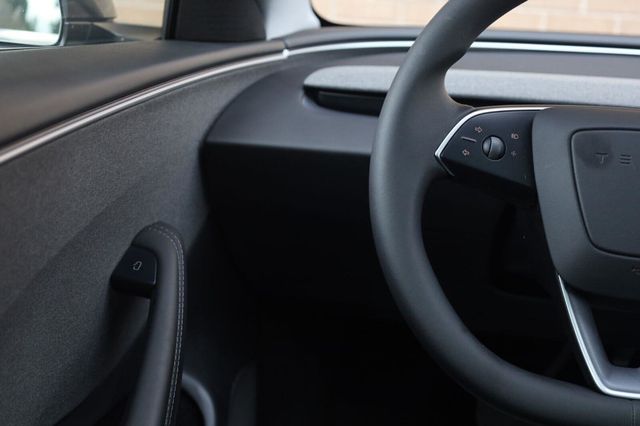 2025 Tesla Model 3 Long Range - 23072897 - 32