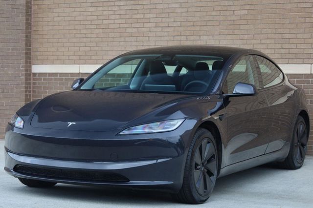 2025 Tesla Model 3 Long Range - 23072897 - 4