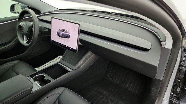 2025 Tesla Model 3 Long Range (357-mile estimated range) - 22947382 - 28