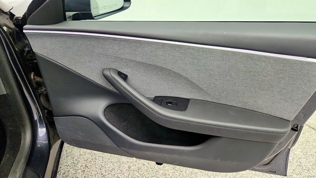 2025 Tesla Model 3 Long Range (357-mile estimated range) - 22971199 - 23
