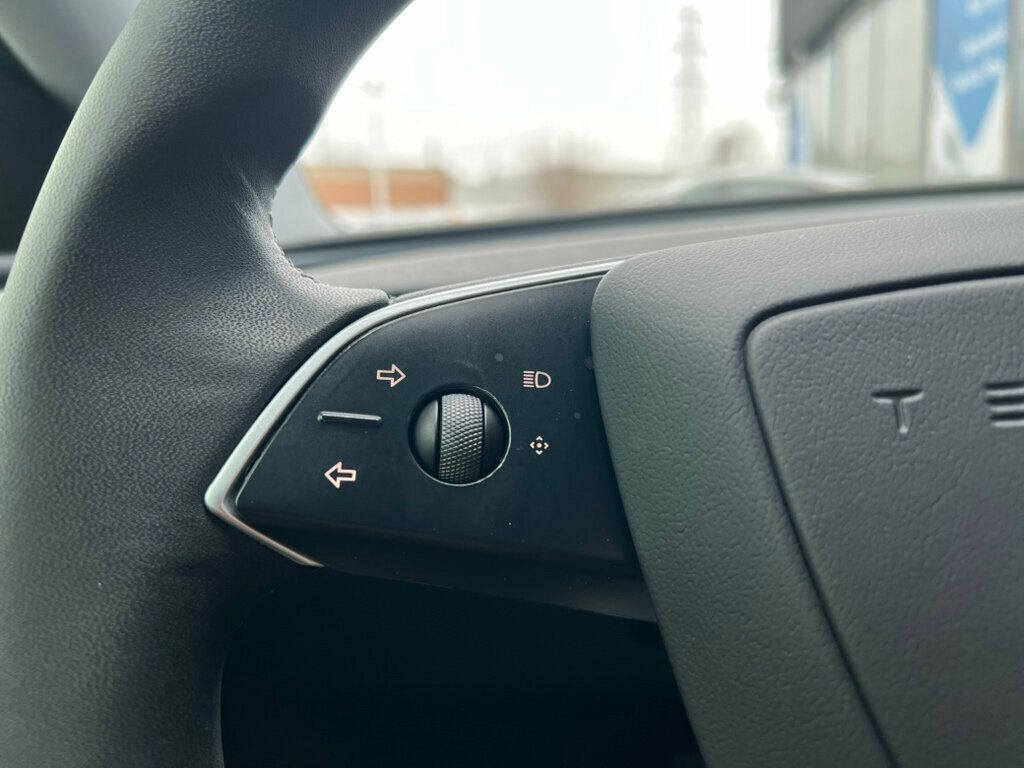 2025 Tesla Model 3 Long Range AWD - 22998439 - 17