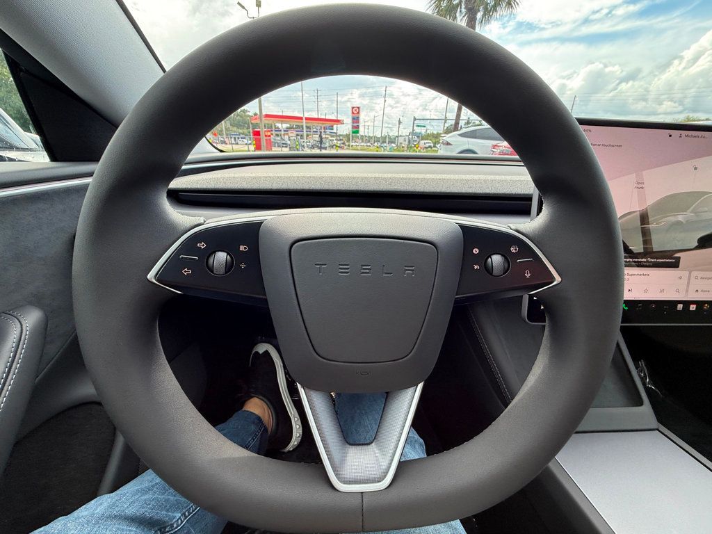 2025 Tesla Model 3 Long Range photo 11