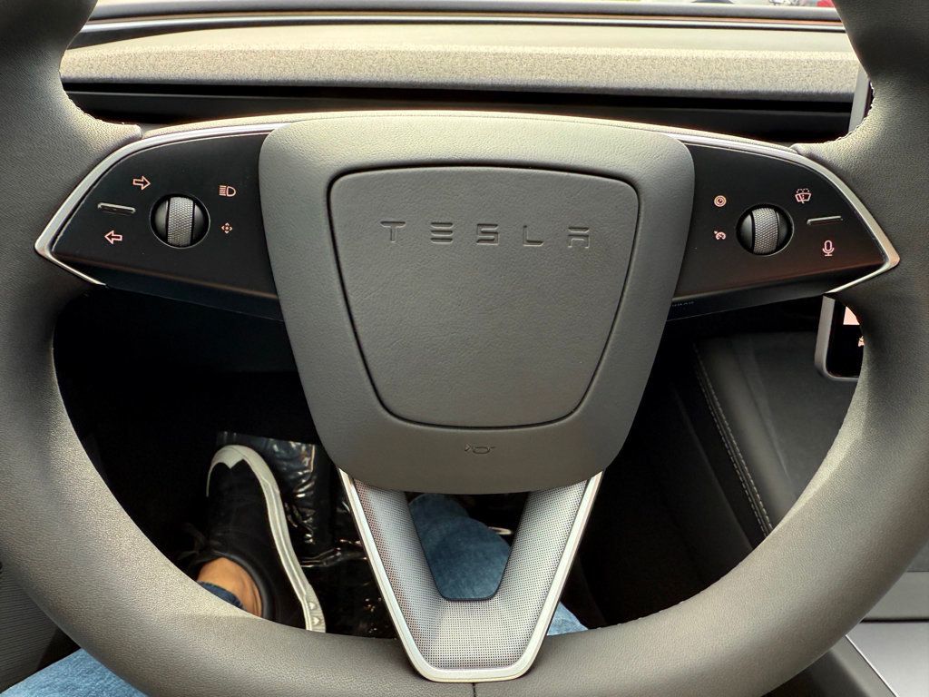 2025 Tesla Model 3 Long Range photo 12
