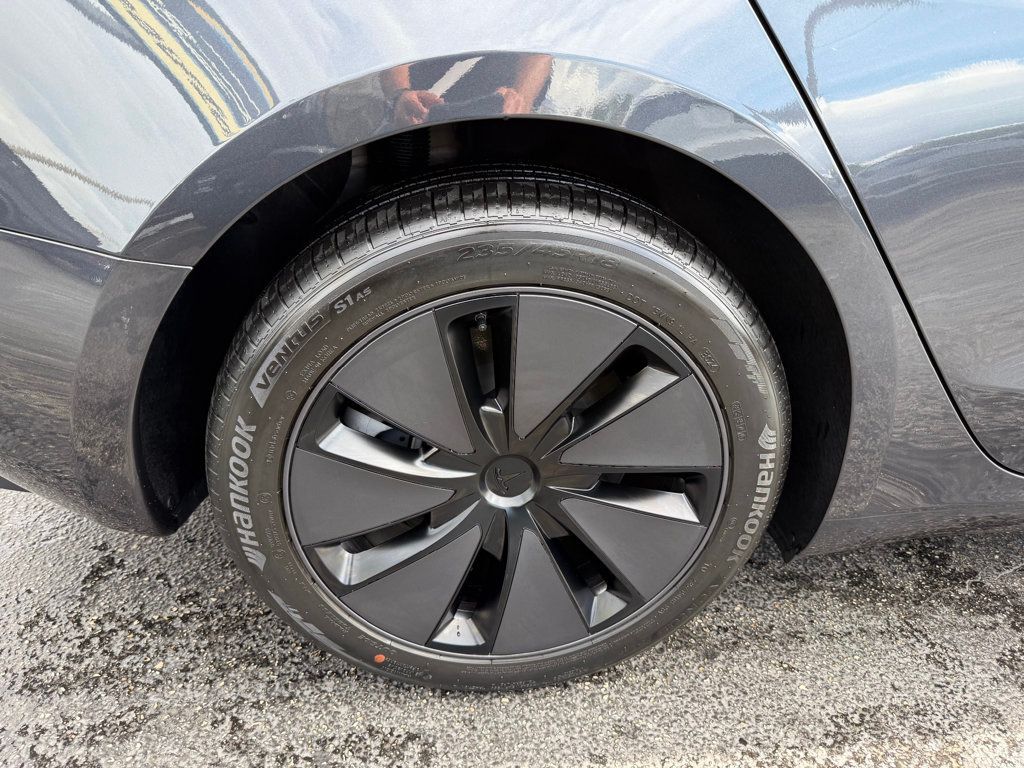 2025 Tesla Model 3 Long Range photo 31