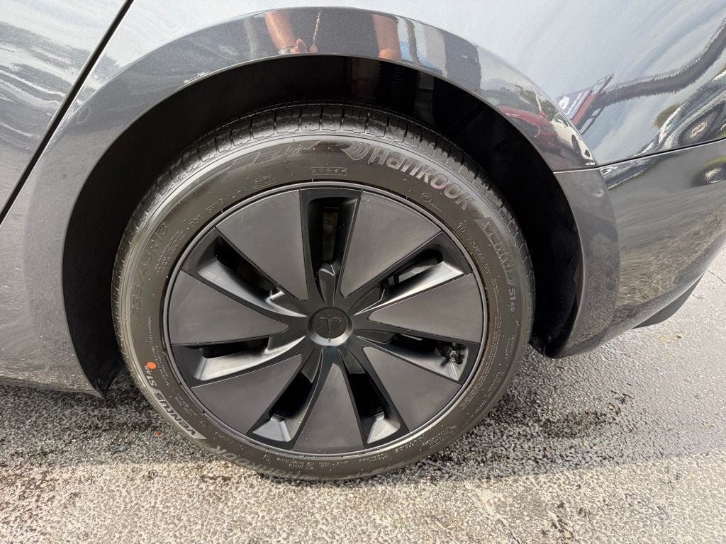 2025 Tesla Model 3 Long Range photo 32