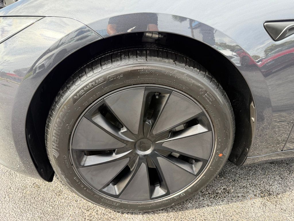 2025 Tesla Model 3 Long Range photo 33