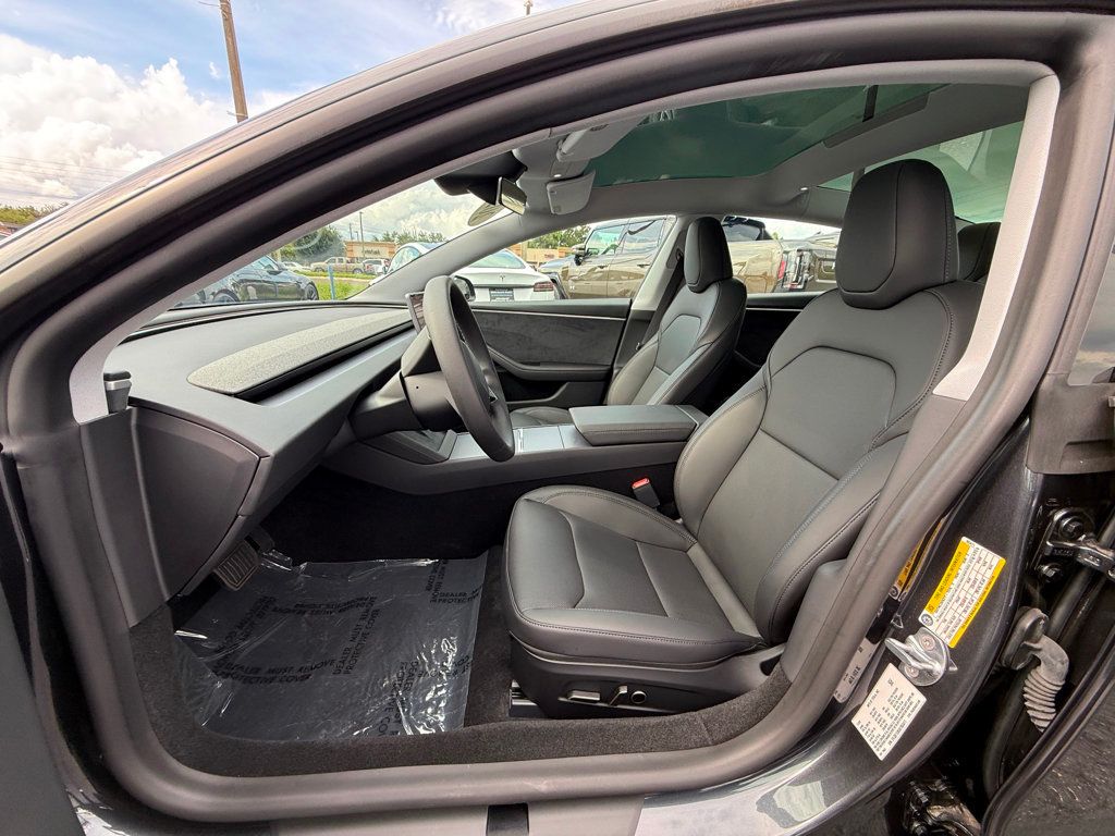 2025 Tesla Model 3 Long Range photo 9