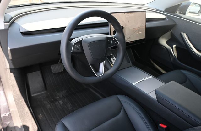 2025 Tesla Model 3 Long Range RWD - 23061870 - 9