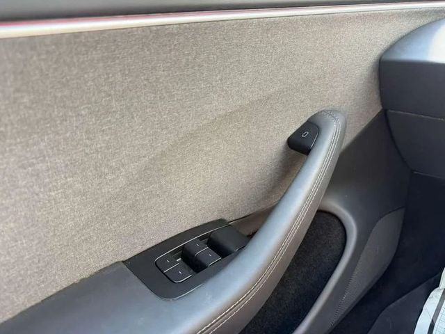 2025 Tesla Model 3 Long Range RWD - 22985380 - 32