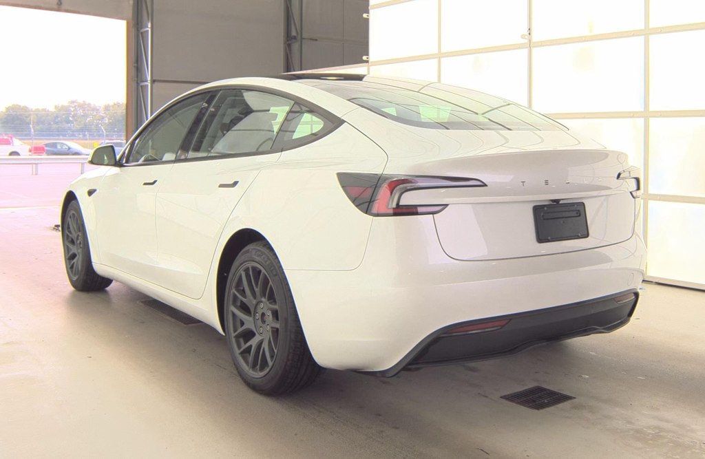2025 Tesla Model 3 Long Range RWD - 23058241 - 5