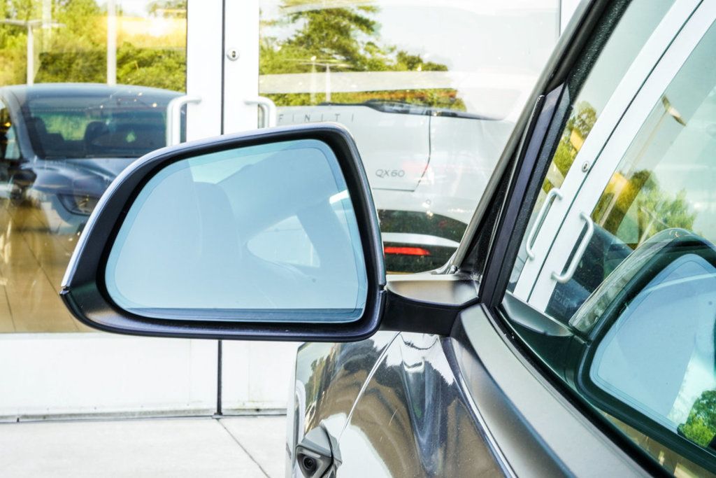 Tesla Model 3 photo 15